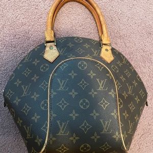 Louis Vuitton Oval Purse